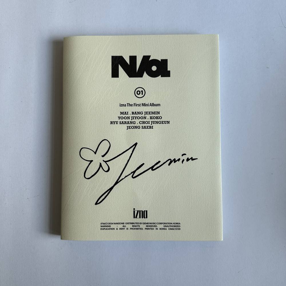 IZNA JEEMIN SIGNED 1ST MINI ALBUM 'N/A' - IZ VERSION